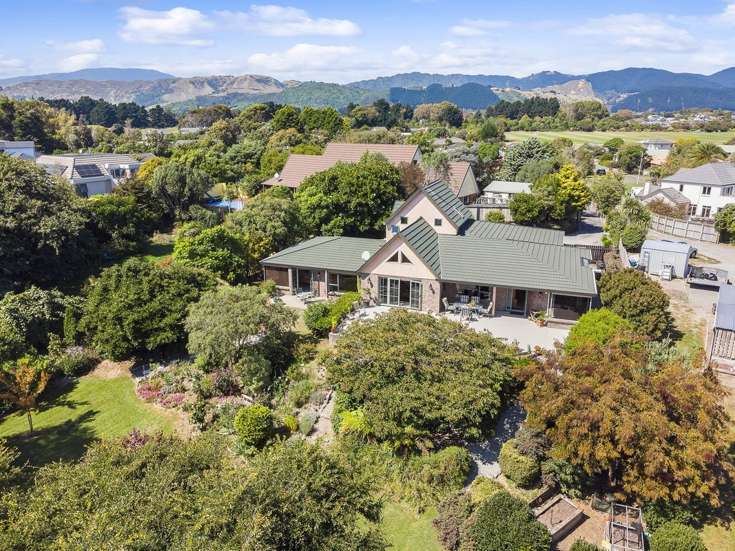 21 Wood Leigh, Paraparaumu Beach, Paraparaumu - Carousel 1