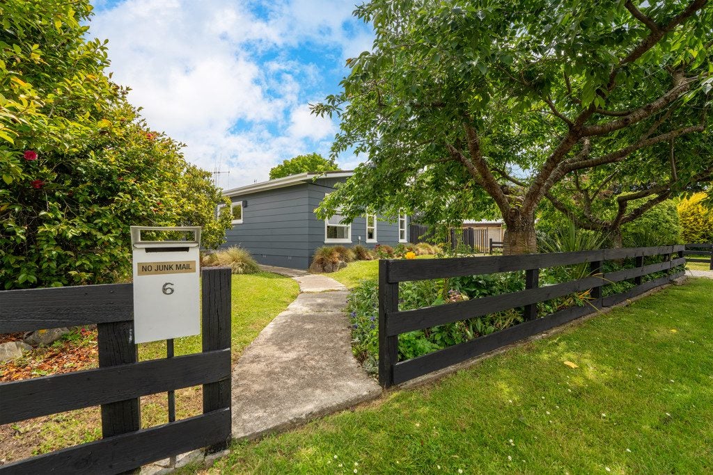 6 Burke Street, Pleasant Point - Carousel 23