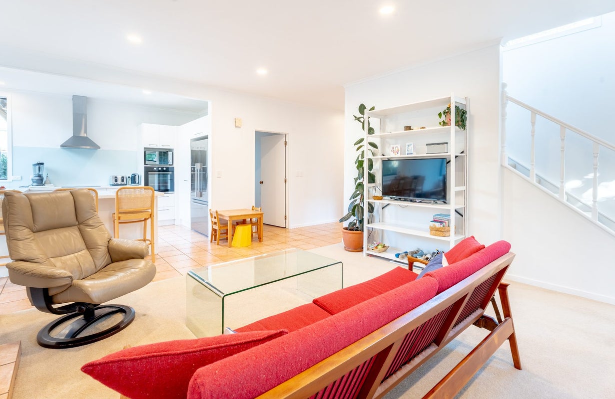 2/12 Bay Road, St Heliers, Auckland - Carousel 1