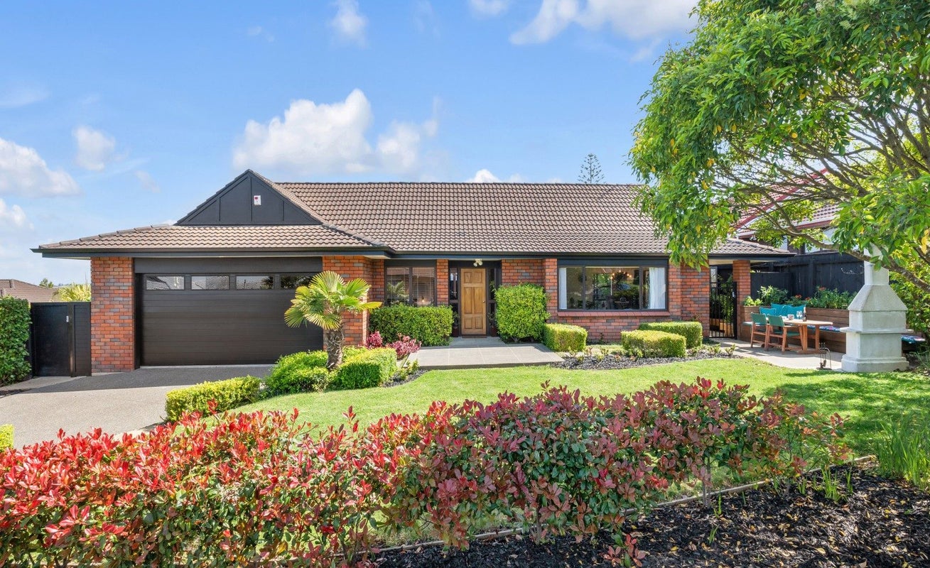 6 Citation Way, Botany Downs, Auckland - Carousel 2