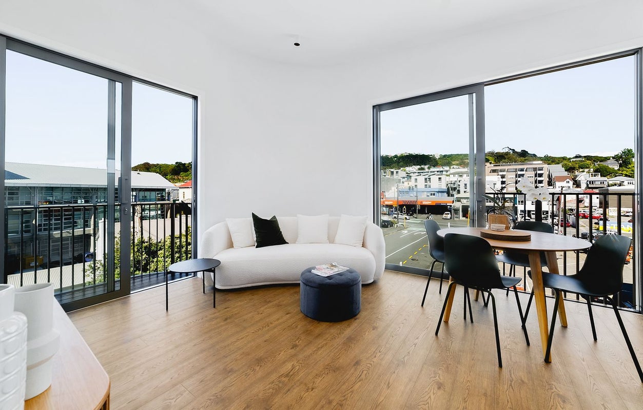 12 Hugh Street, Mount Cook, Wellington - Carousel 1