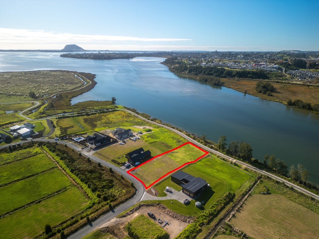 14 Te Ara O Tahataharoa, Te Puna, Tauranga - Carousel 1