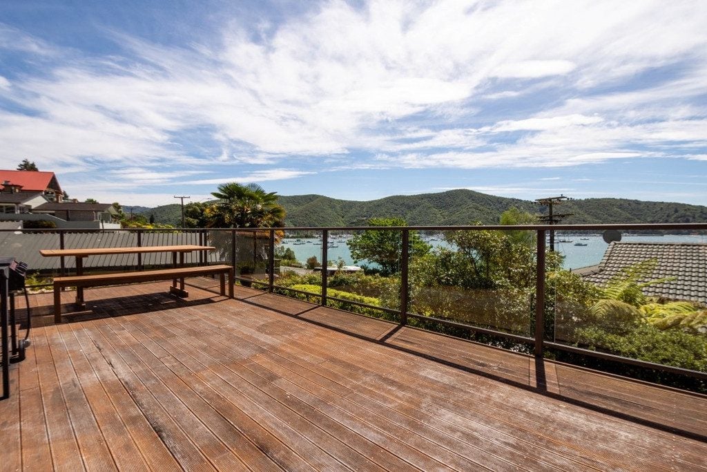 14 Finlay Grove, Waikawa, Picton - Carousel 2