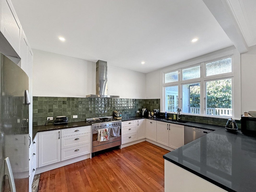 18 Maxwell Avenue, Durie Hill, Whanganui - Carousel 2
