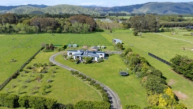 56 Harper Road, Hautere - Carousel 1