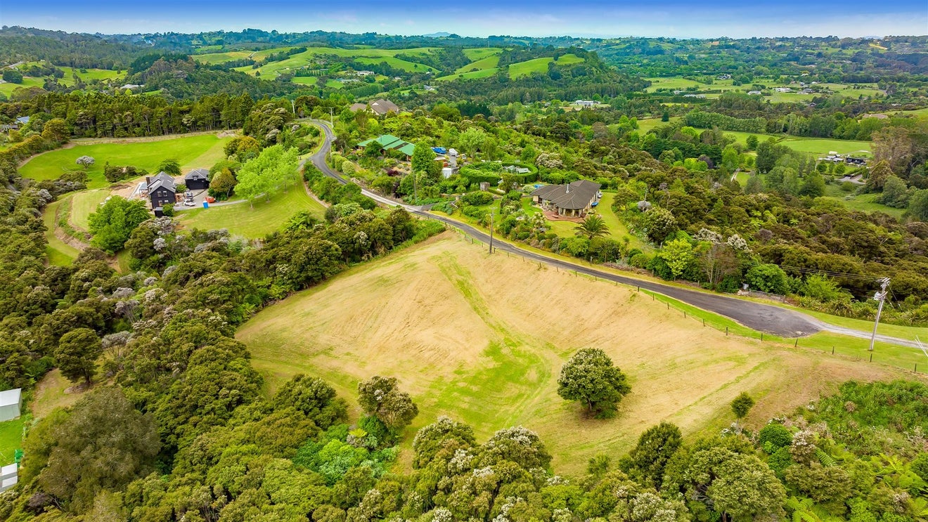 214 Three Oaks Drive, Albany - Carousel 1