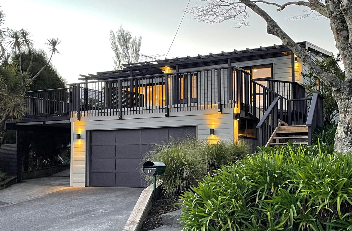 12 Belmont Terrace, Belmont, Lower Hutt - Carousel 2