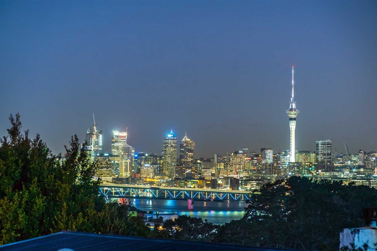 1/15 Colonial Road, Chatswood, Auckland - Carousel 1
