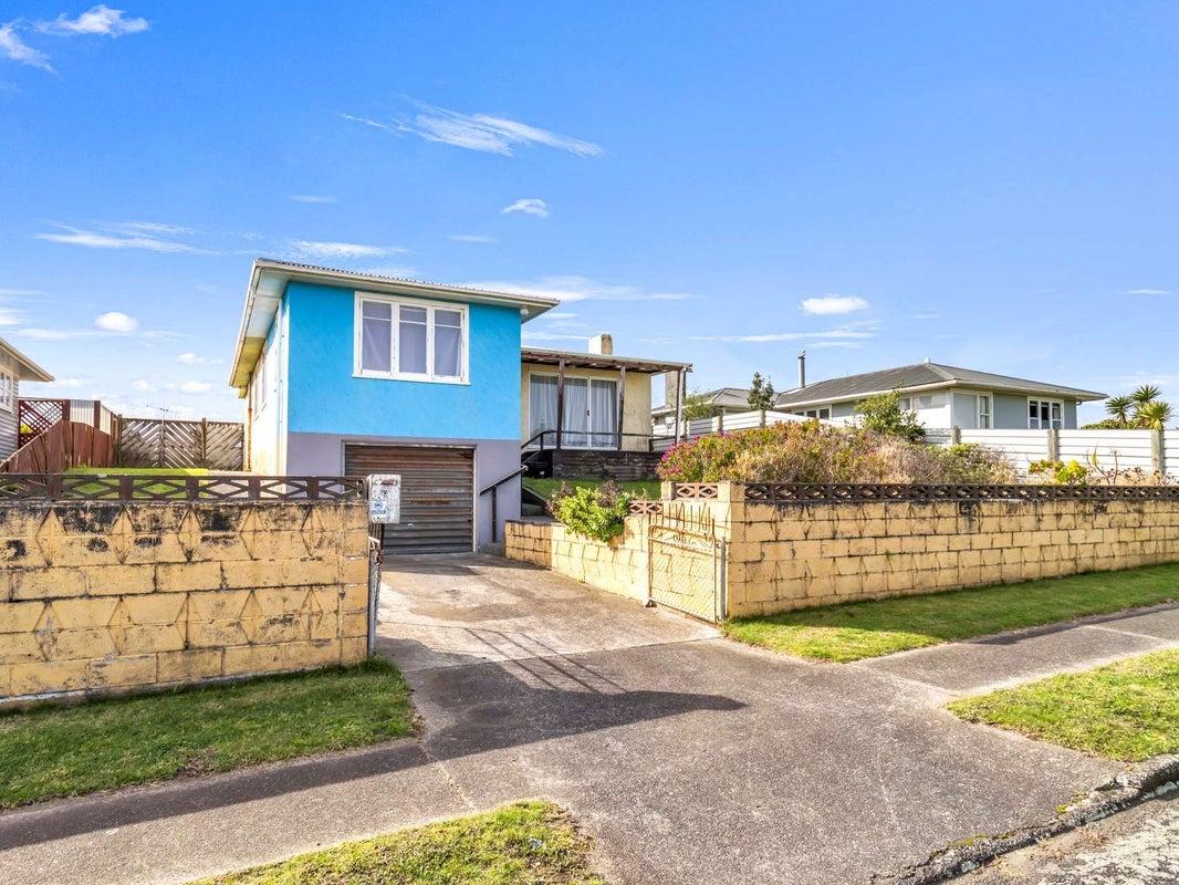 112 Matai Street, Castlecliff, Whanganui - Carousel 1