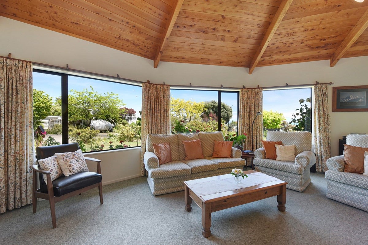 2 Ruffell Place, Atawhai, Nelson - Carousel 2