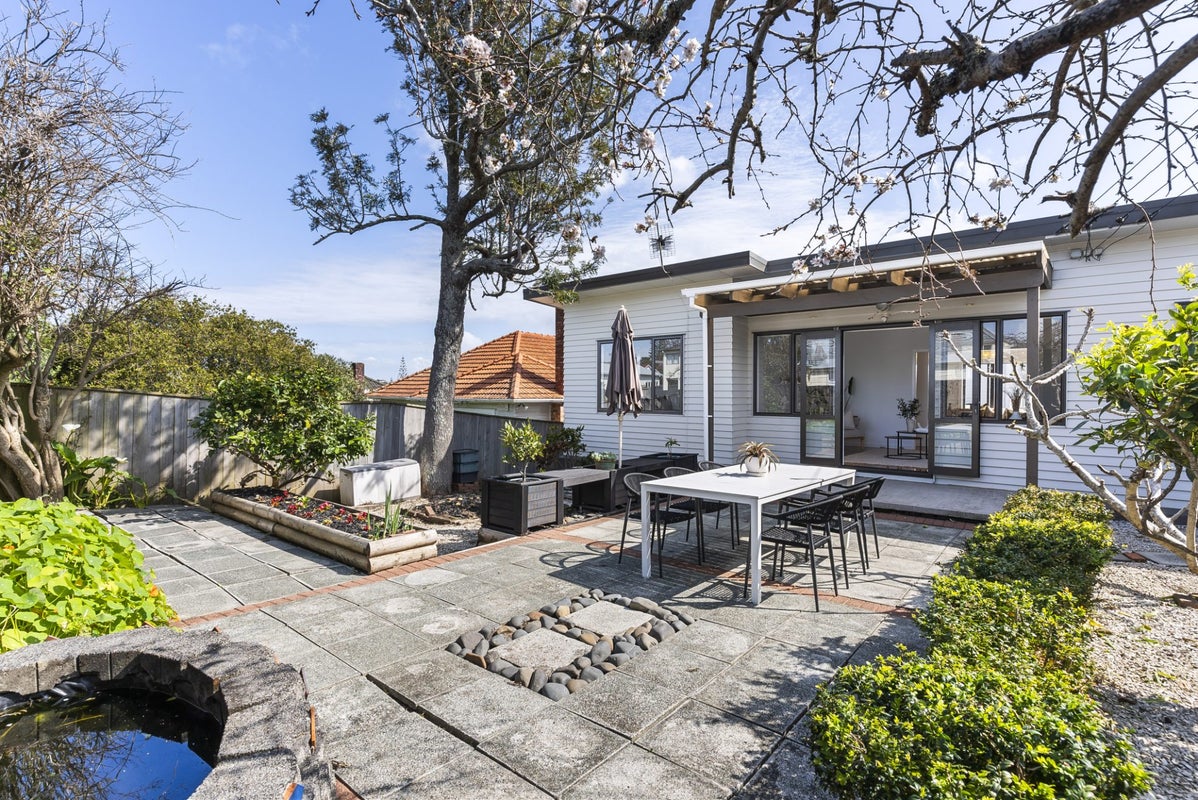 1/3 Rogan Street, Hillsborough, Auckland - Carousel 1
