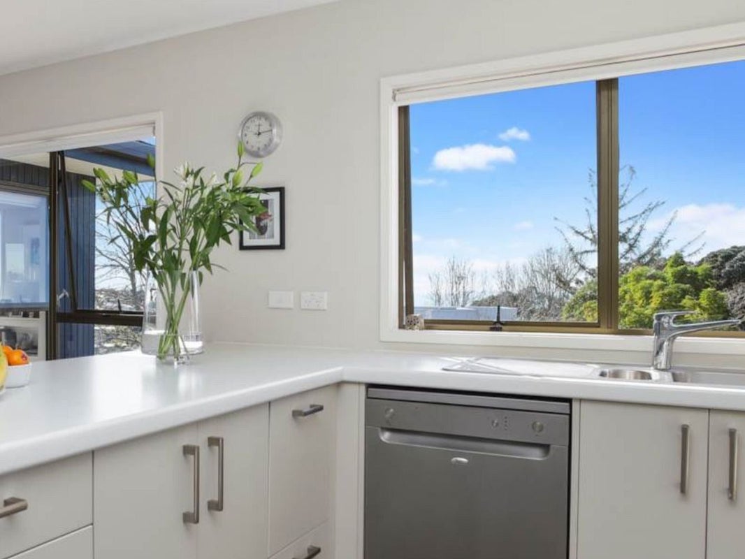 3/20 Castor Bay Road, Castor Bay, Auckland - Carousel 5