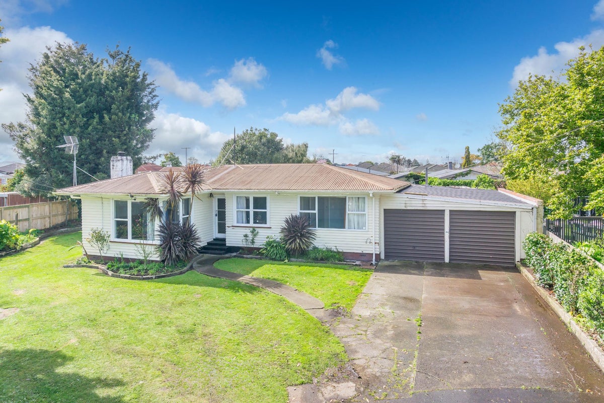16 Thornton Place, Melville, Hamilton, Waikato - Carousel 23
