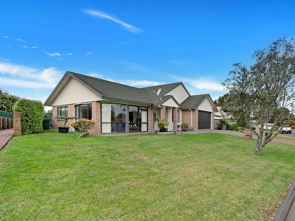 32 Connemara Court, West Harbour, Auckland - Carousel 2