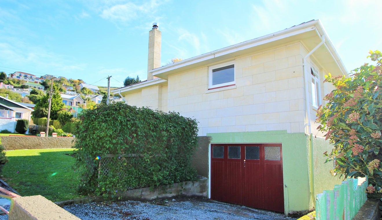 81 Reed Street, Oamaru - Carousel 12