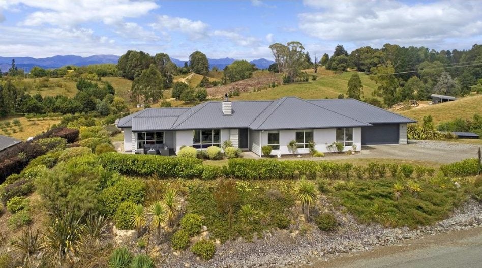 59 Redvale Road, Redwood Valley - Carousel 1