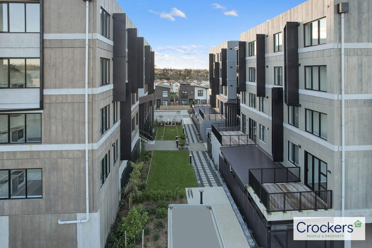 401/3 Rauemi Way, Te Atatu South, Auckland - Carousel 14