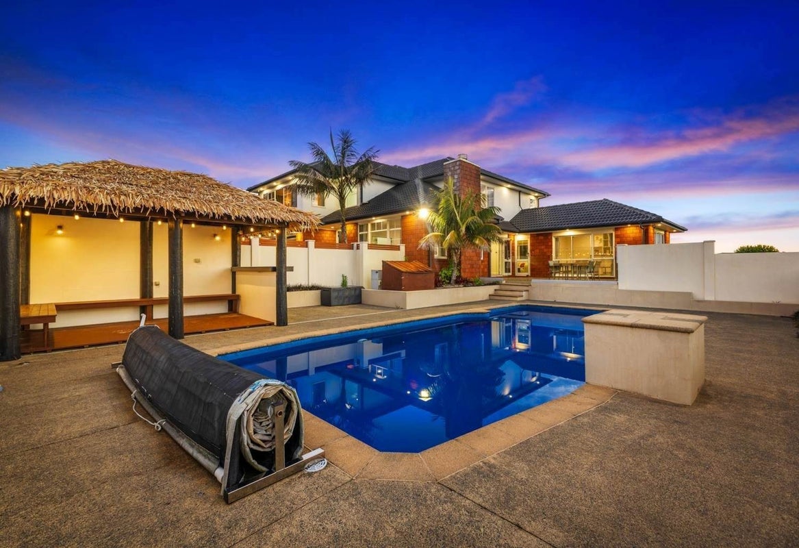 31 Regis Lane, Flat Bush, Auckland - Carousel 2