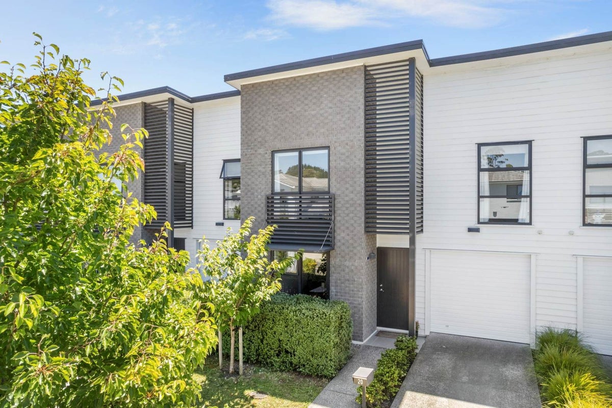 20 Vincent McGrath Crescent, Swanson, Auckland - Carousel 1