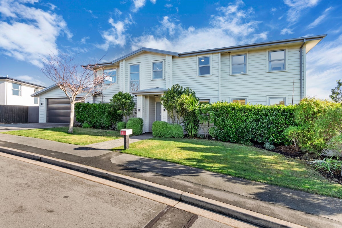 3 Old Barrow Heights, Huntsbury, Christchurch - Carousel 2
