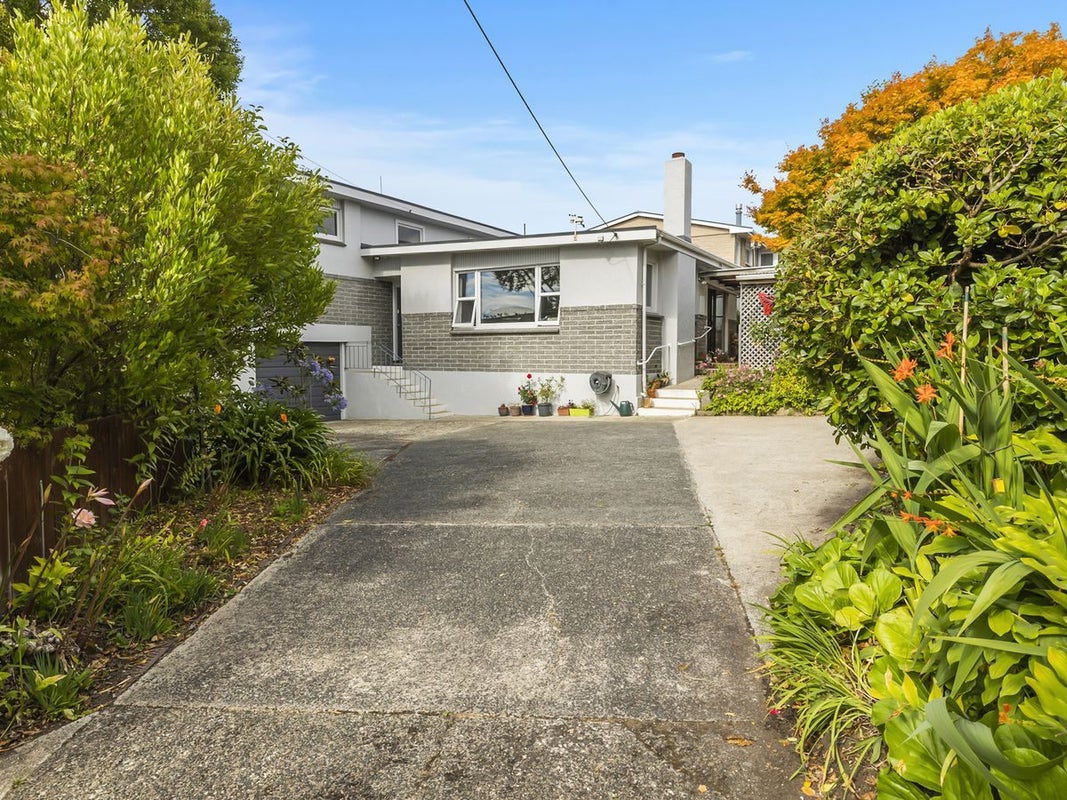 4 Leven Street, Roslyn, Dunedin - Carousel 2