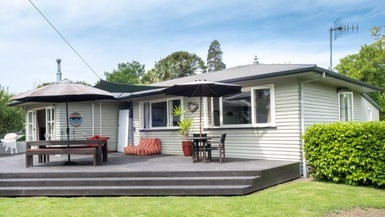 1008 Caroline Road, Mayfair, Hastings - Carousel 1