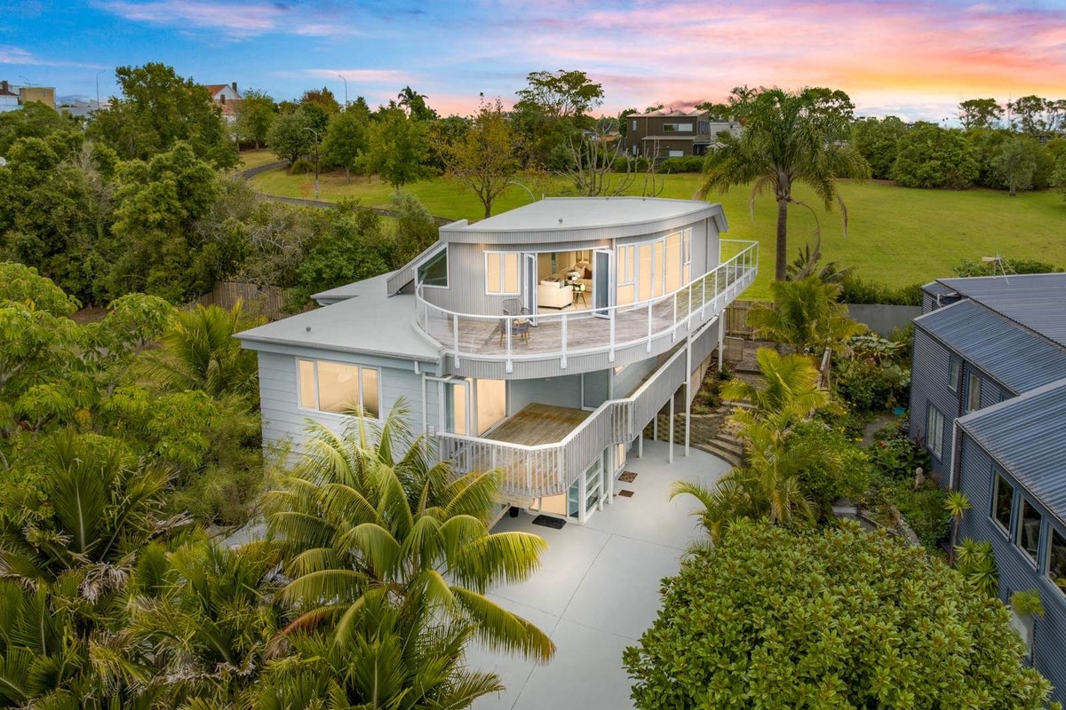 86A Kurahaupo Street, Orakei, Auckland - Carousel 1