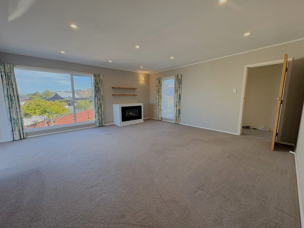 5 Oakleigh Street, Maungaraki, Lower Hutt - Carousel 2
