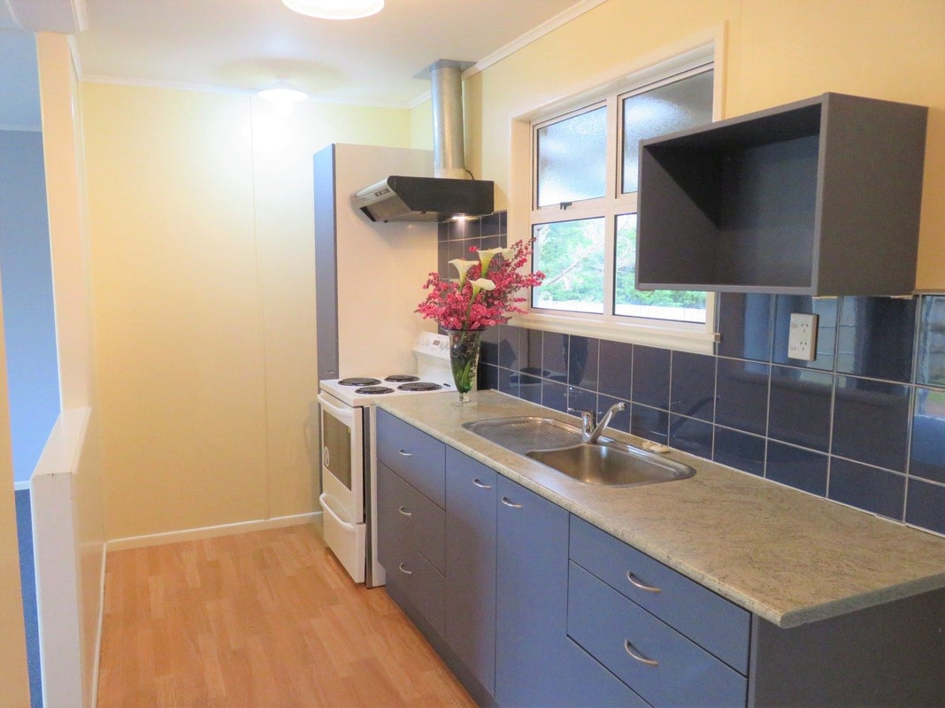 15 Raymond Street, Bunnythorpe, Palmerston North - Carousel 2
