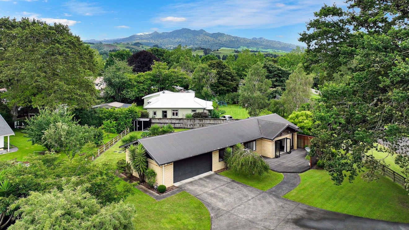 392 Bellot Street, Pirongia, Pirongia - Carousel 1