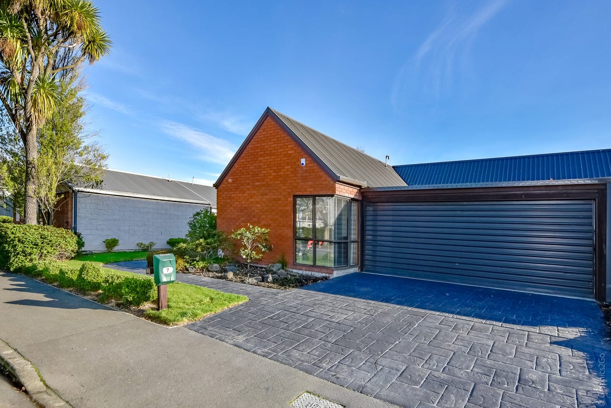 7 Norwood Street, Beckenham, Christchurch - Carousel 2
