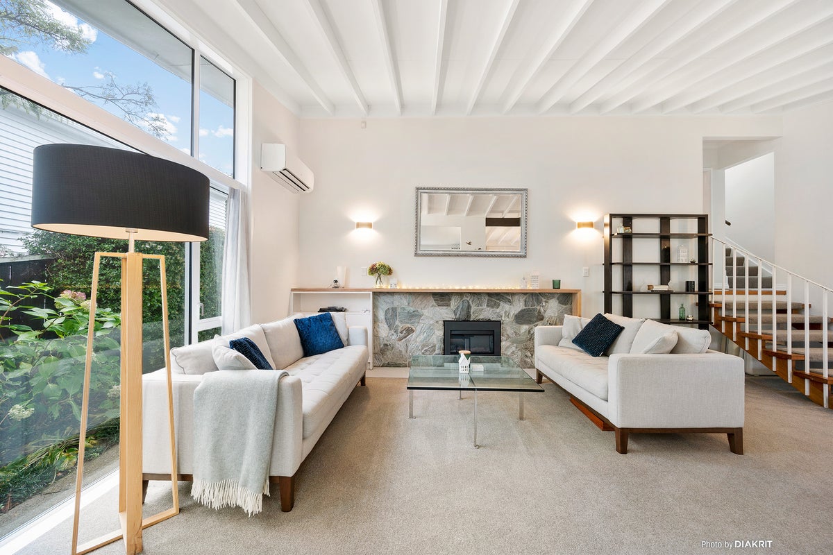 8 Nicholson Road, Khandallah, Wellington - Carousel 2