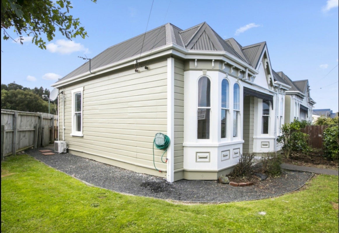1 Queens Drive, Saint Kilda, Dunedin - Carousel 1