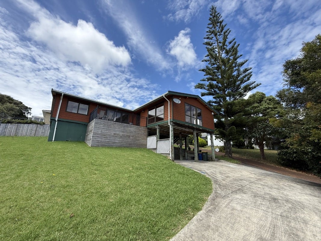 6 Bronzewing Terrace, Unsworth Heights, Auckland - Carousel 1