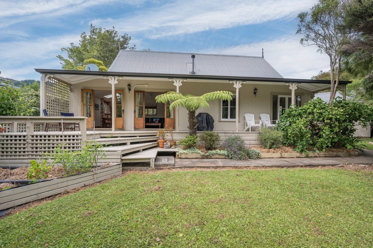 20 Te Ata Place, Atawhai, Nelson - Carousel 1
