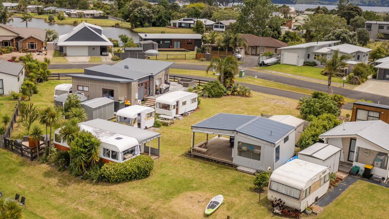 27 Motukorure Parade, Cooks Beach - Carousel 1
