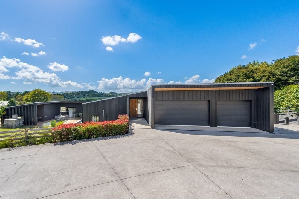27 Brownhill Road, Manurewa - Carousel 2