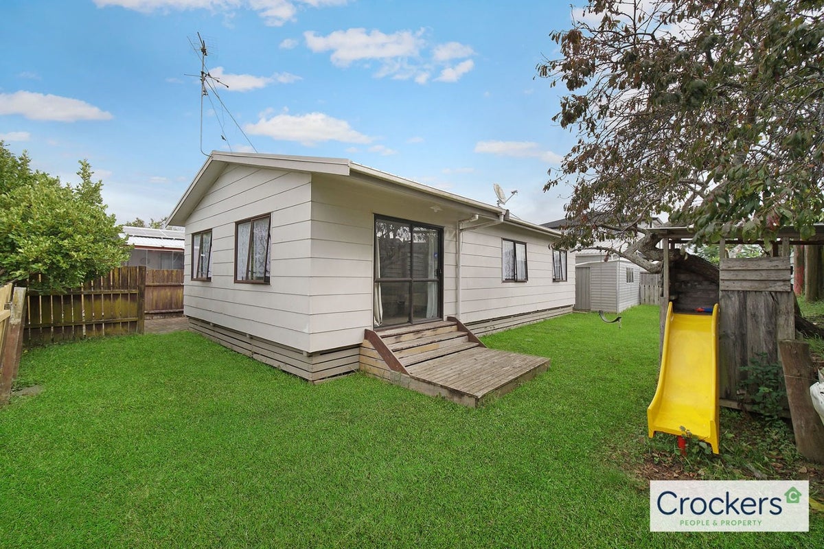 6 Templeton Place, Clendon Park, Auckland - Carousel 1