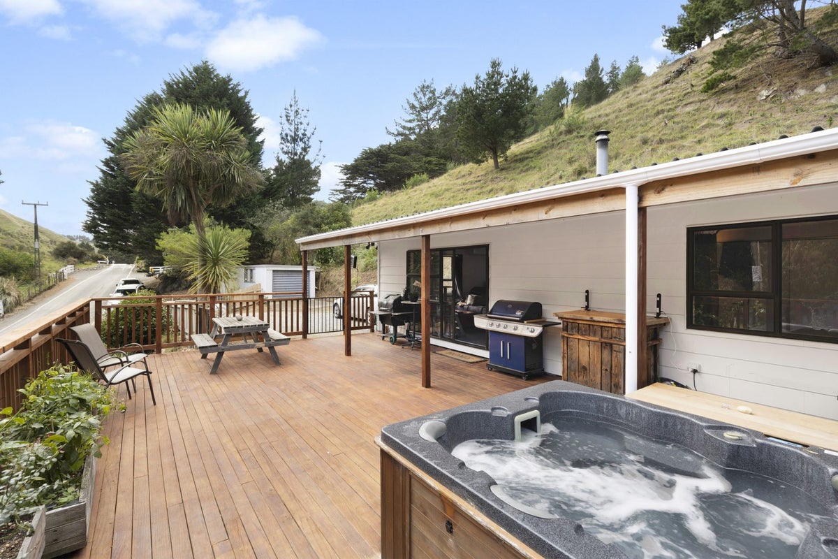 337 Takarau Gorge Road, Ohariu, Wellington - Carousel 2
