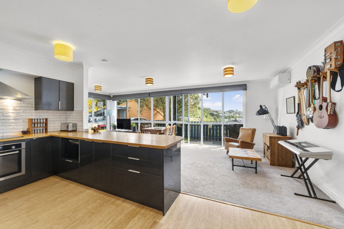 2 Pari Tai Way, HOUGHTON BAY 6023, WELLINGTON - Carousel 1