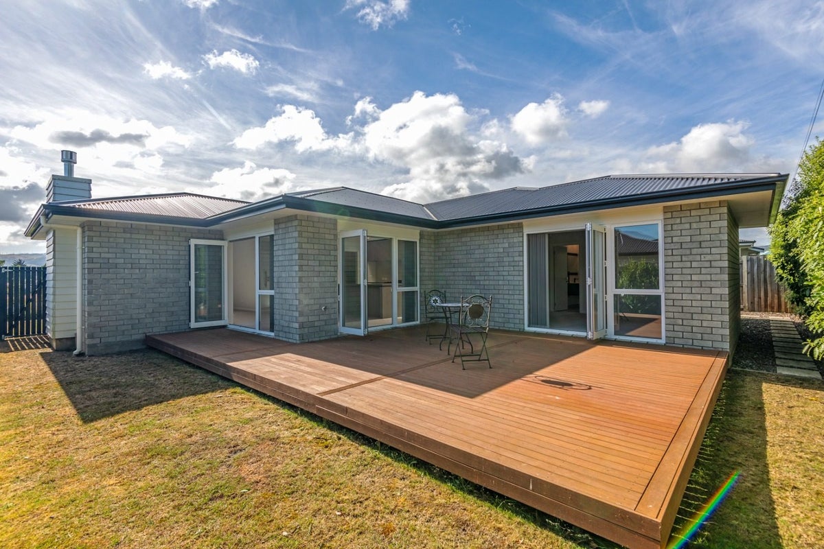 39 Coutts Way, Fitzherbert, Palmerston North - Carousel 11
