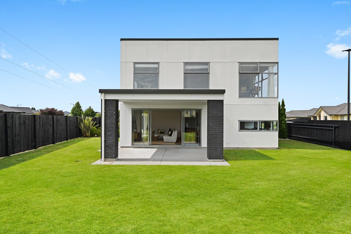 1 Oolong Court, Huntington, Hamilton - Carousel 26