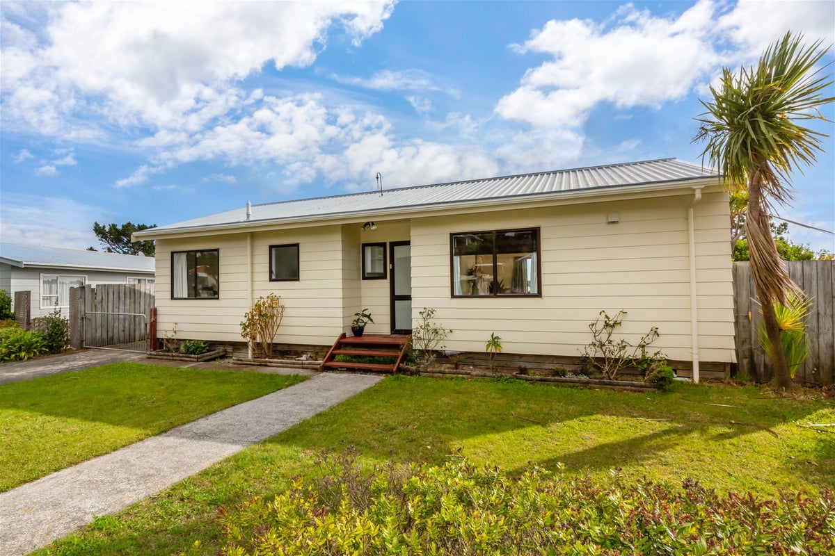 17 The Bollard, Whitby, Porirua - Carousel 26
