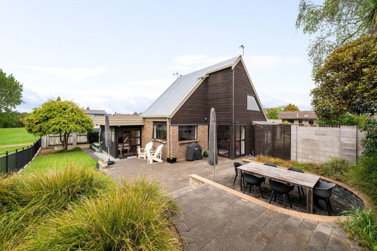 126 Totara Drive, Pukete, Hamilton - Carousel 2