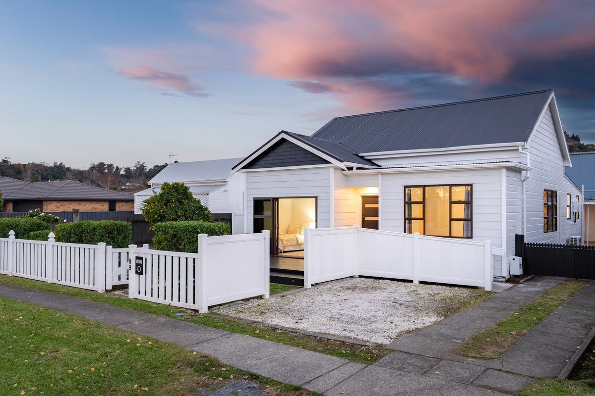 99 Ormond Road, Whataupoko, Gisborne - Carousel 1