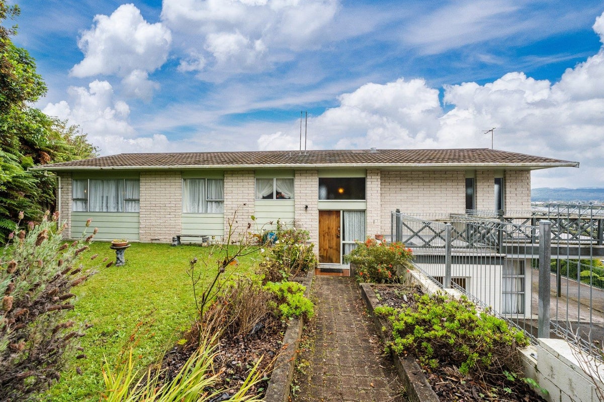 31 Russell Crescent, Western Heights, Rotorua - Carousel 2