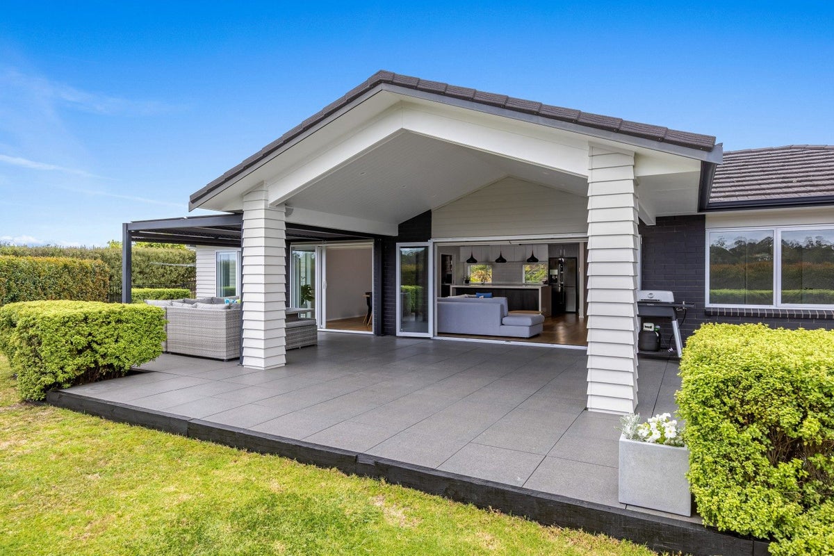 60 Roberts Road, Matakatia Bay, Rodney, Auckland - Carousel 2