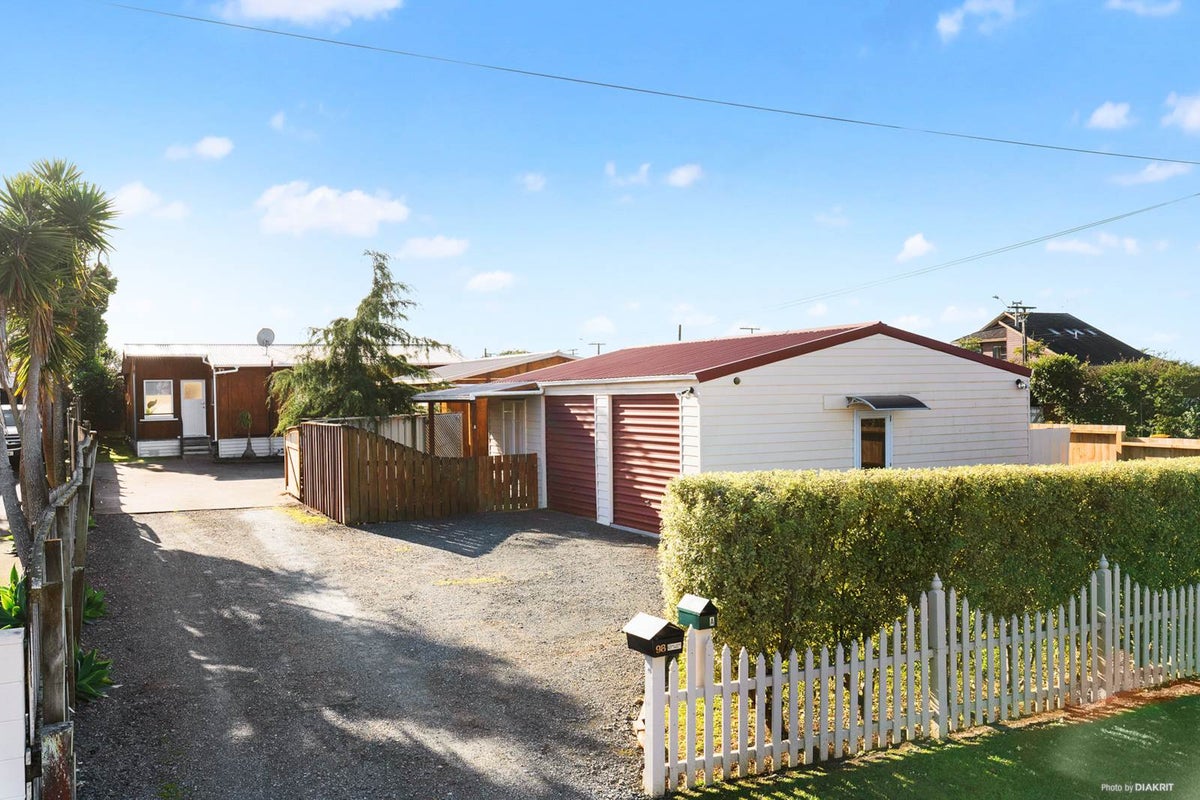 98 Second View Avenue, Beachlands, Auckland - Carousel 2