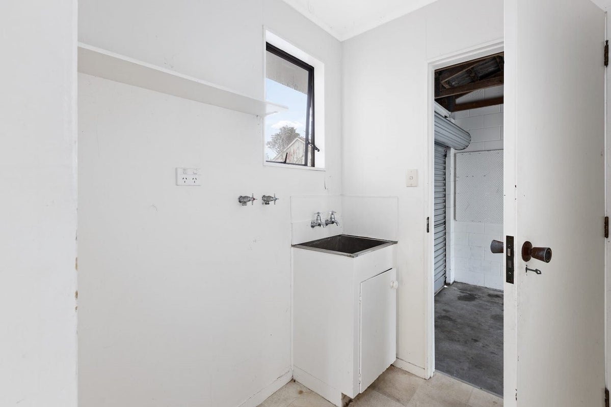 1/20 Akehurst Avenue, New Lynn, Auckland - Carousel 14