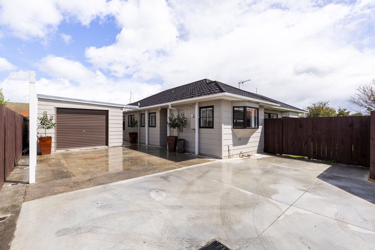 64 Vogel Street, Roslyn, Palmerston North - Carousel 1